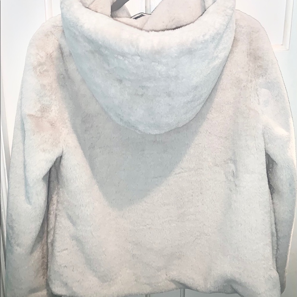 Vera Wang Faux Fur Jacket - Picture 3 of 13